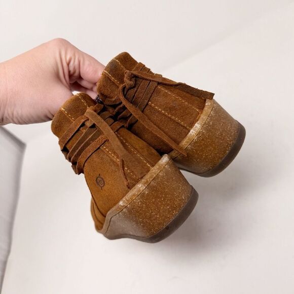 Born Short Ankle Booties Size 36 Camel Suede Boots - Picture 7 of 9
